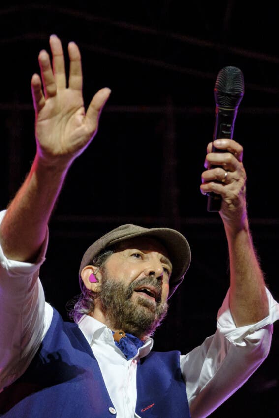 Juan Luis Guerra en Gran Canaria: ¡Una noche de pura energía!