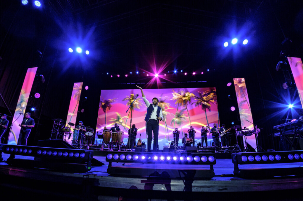 Juan Luis Guerra en Gran Canaria: ¡Una noche de pura energía!