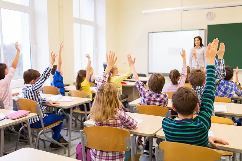 Inquietud entre padres por inscripciones a pocos días del año escolar