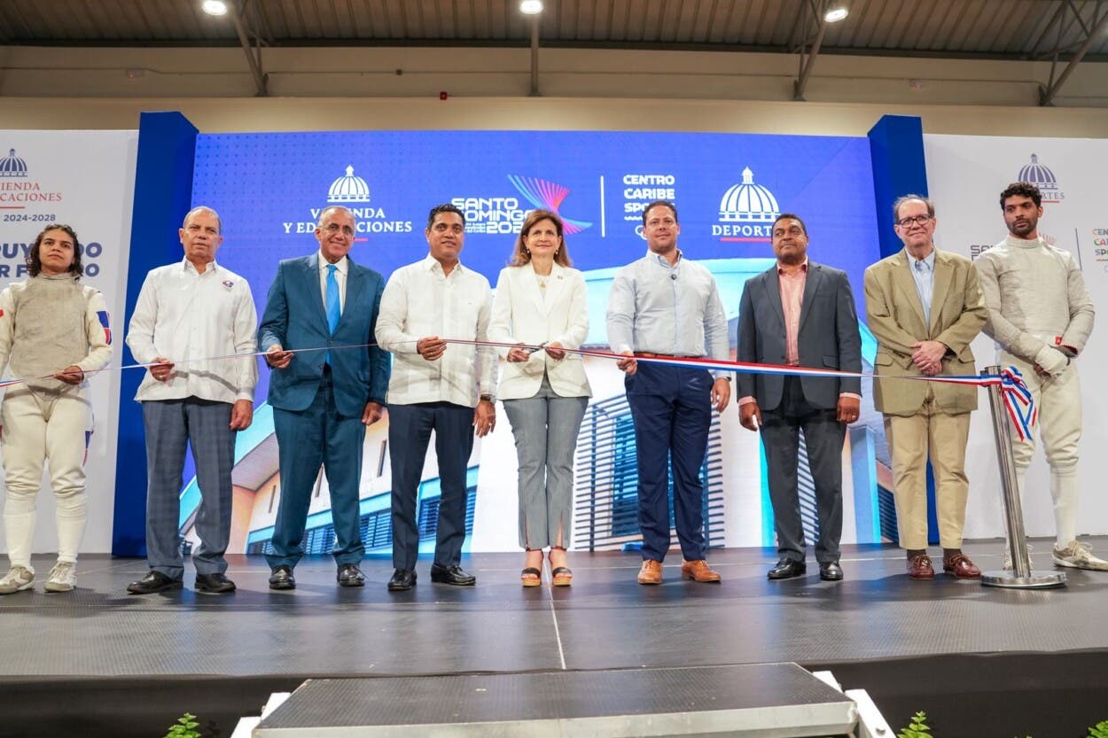 Gobierno entregan el Pabellón de Esgrima en el Centro Olímpico