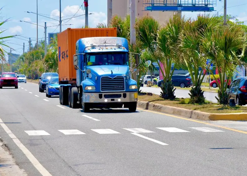 INTRANT aprieta: transporte de carga solo por la derecha