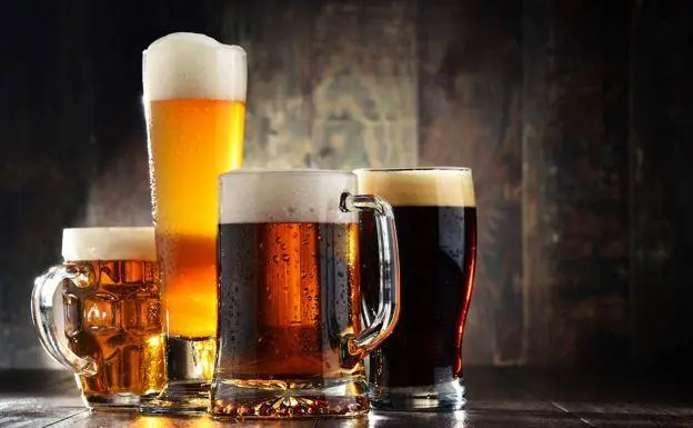 ¿Por qué no todas las cervezas mantienen su espuma igual? Aquí las razones