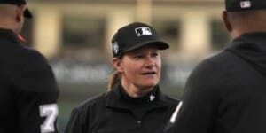 Jen Pawol: la primera mujer en arbitrar en las Grandes Ligas de Béisbol