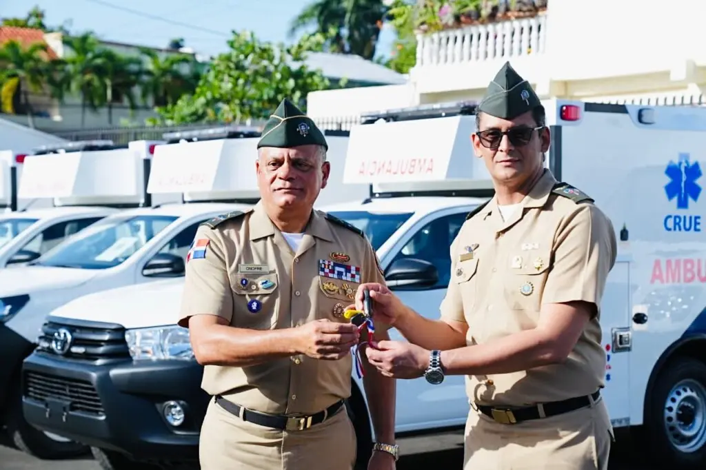 Entregan nuevas ambulancias dominicanas: un avance en salud y seguridad