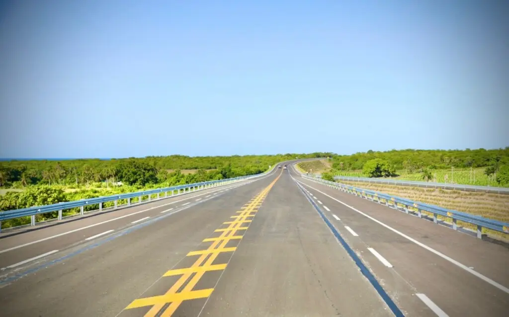 Abinader inaugura Circunvalación de Baní y resalta obras del sur