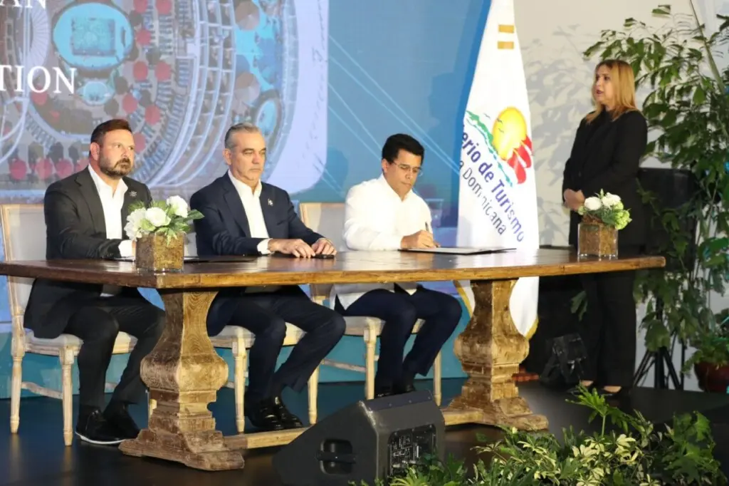 Abinader impulsa alianza histórica con FCCA para fortalecer turismo marítimo