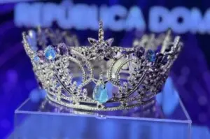 La nueva corona de Miss RD Universo: un símbolo de elegancia y cultura