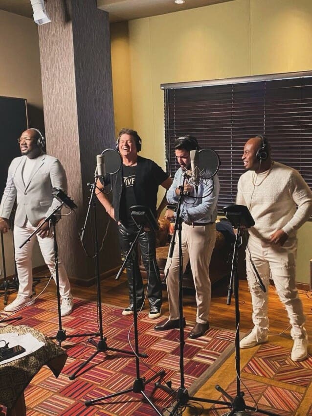 Carlos Vives y el Grupo Niche transforman 'La tierra del olvido' en salsa