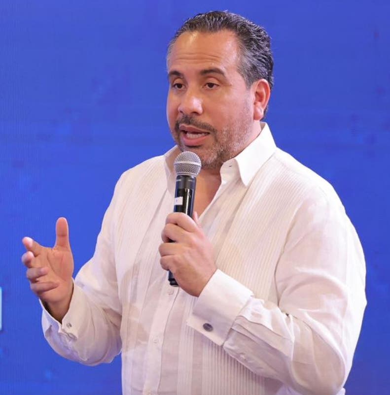 Alberto Rodríguez explica los trabajos realizados en INEFI