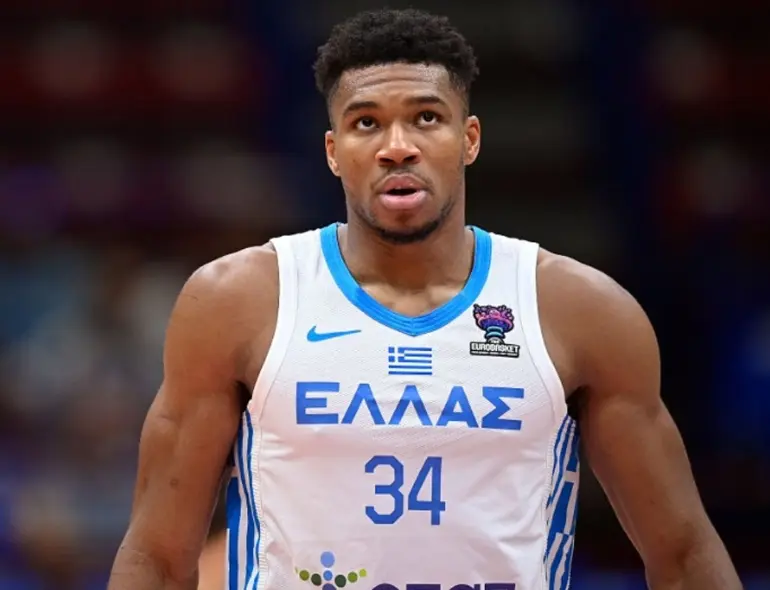 ¿Por qué Giannis abofeteó a su compañero?