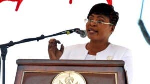 Migración entrega a exalcaldesa haitiana tras retención en aeropuerto dominicano