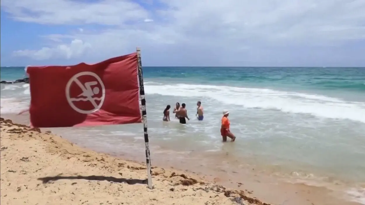 Erin se debilita a categoría 1, pero aún hay alerta en las playas EEUU