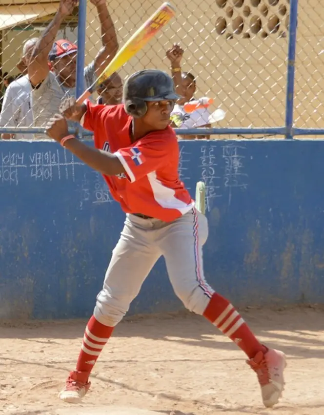 Luis Manuel Parra dispara jonrón decisivo en triunfo de Dominicana en Panam