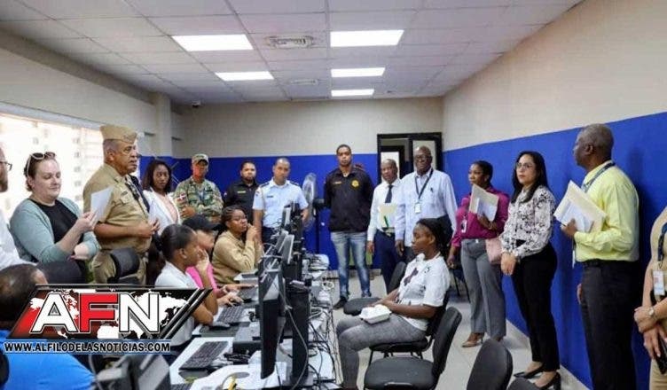 Haitianos satisfechos: centro retención