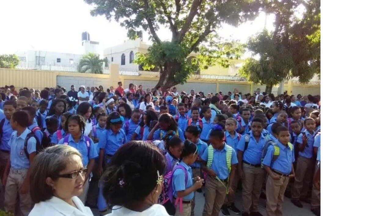 Inicio del año escolar 2025-2026: Desafíos por déficit de aulas y materiales educativos