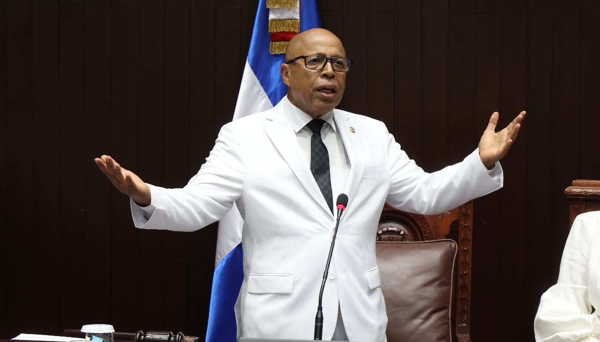 Pacheco aboga por aprobación de códigos