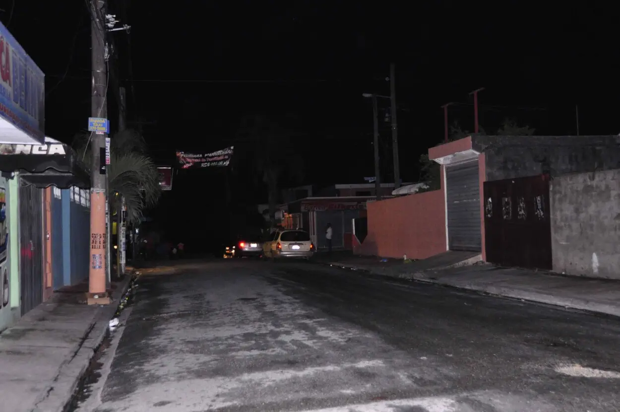 Dicen déficit y averías agravan apagones