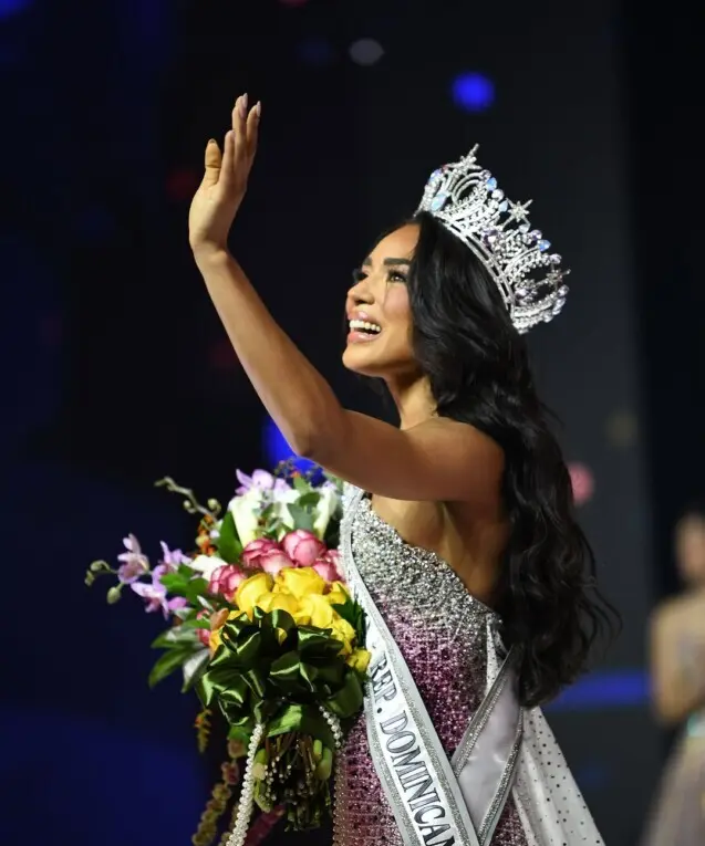 Barahona brilla: Jennifer Ventura es Miss Universo RD 2025