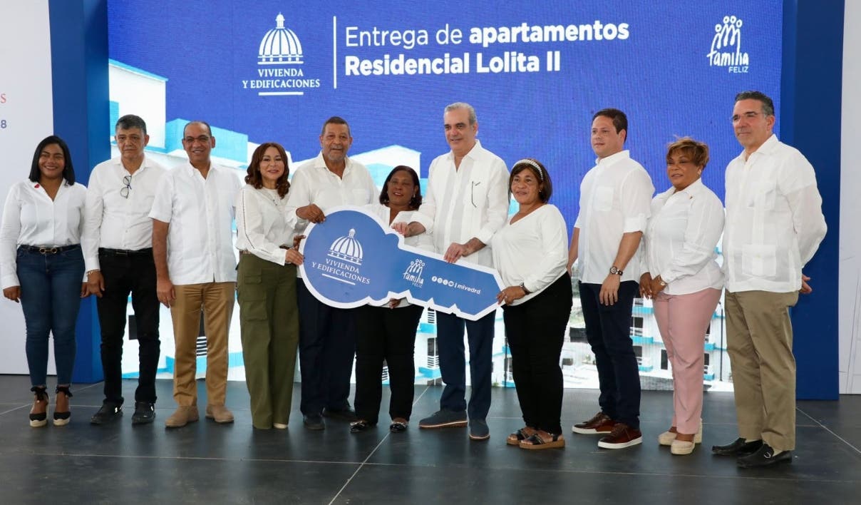 Abinader entrega 140 apartamentos en Hato Nuevo