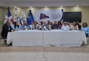 ADP alerta: Escuelas dominicanas en crisis a semanas de iniciar clases
