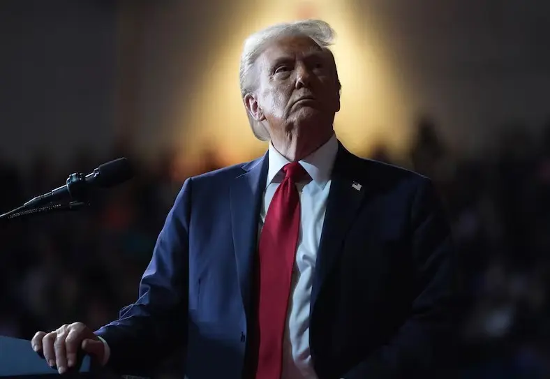 Trump asegura no ser un dictador, ¿verdad o mentira?