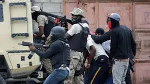 Violentos choques en Haití: Agentes de misión multinacional heridos