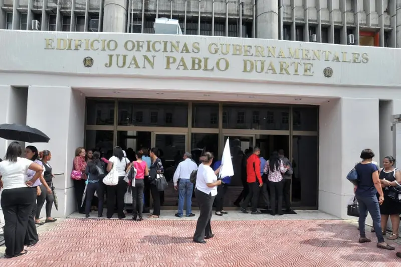 Aumenta un 7.7 % número empleados del sector público