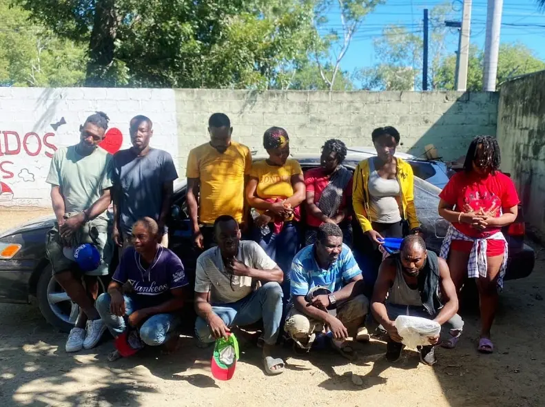 Detienen a motoconchistas con 38 haitianos indocumentados en Azua