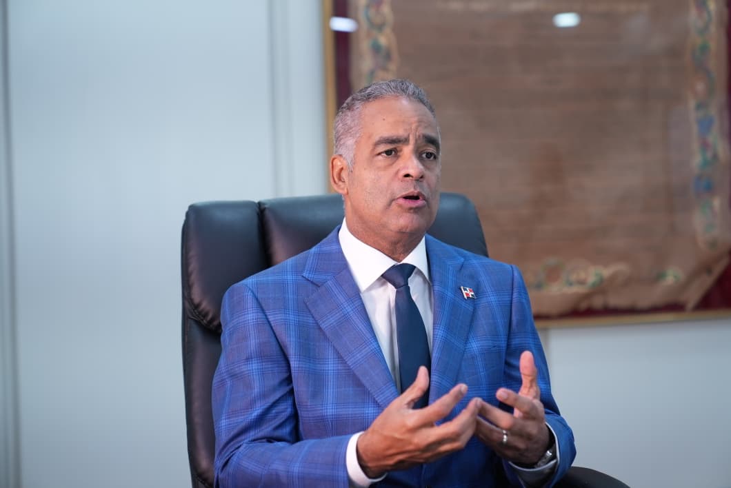 Ministro Energía y Minas  afirma Estado refuerza capacidad eléctrica ante aumento de la demanda