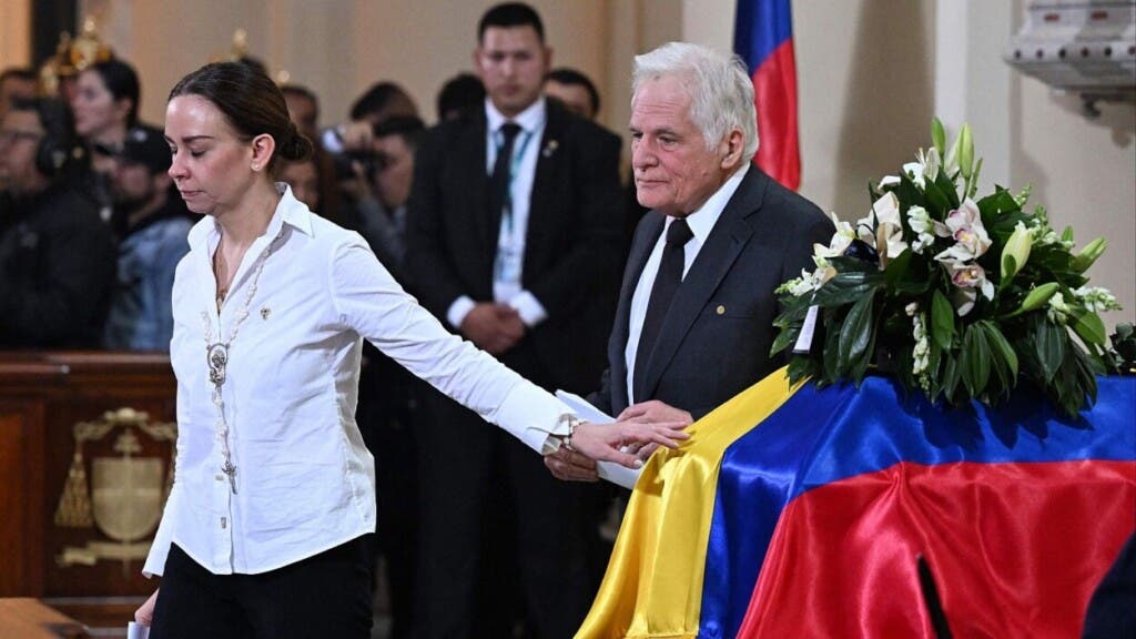 Padre del asesinado senador Miguel Uribe Turbay ocupará su lugar en disputa presidencial