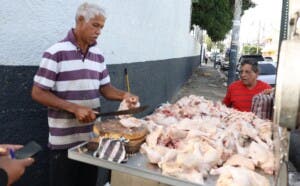 Denuncian precios pollo se elevan por las nubes