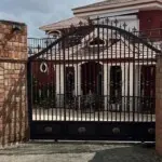 Pareja lleva 8 años en busca le desalojen casa