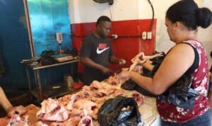 La escasez de pollo en Cristo Rey afecta a comerciantes y consumidores