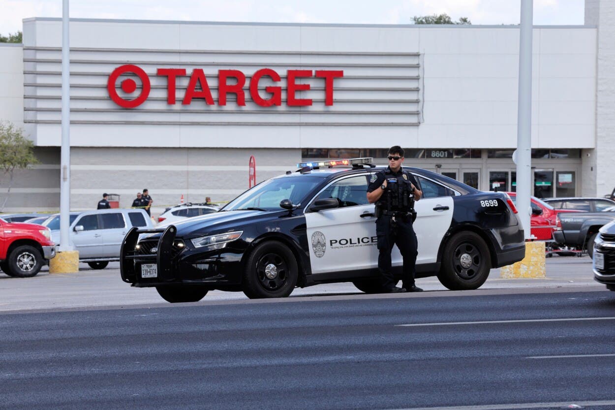 Al menos tres personas fallecen y varios heridos en tiroteo en Austin, Texas