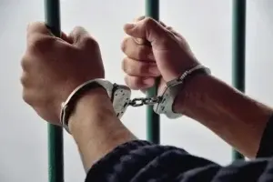 Apresan en Capotillo presunto microtraficante con drogas, tragamonedas y celulares robados