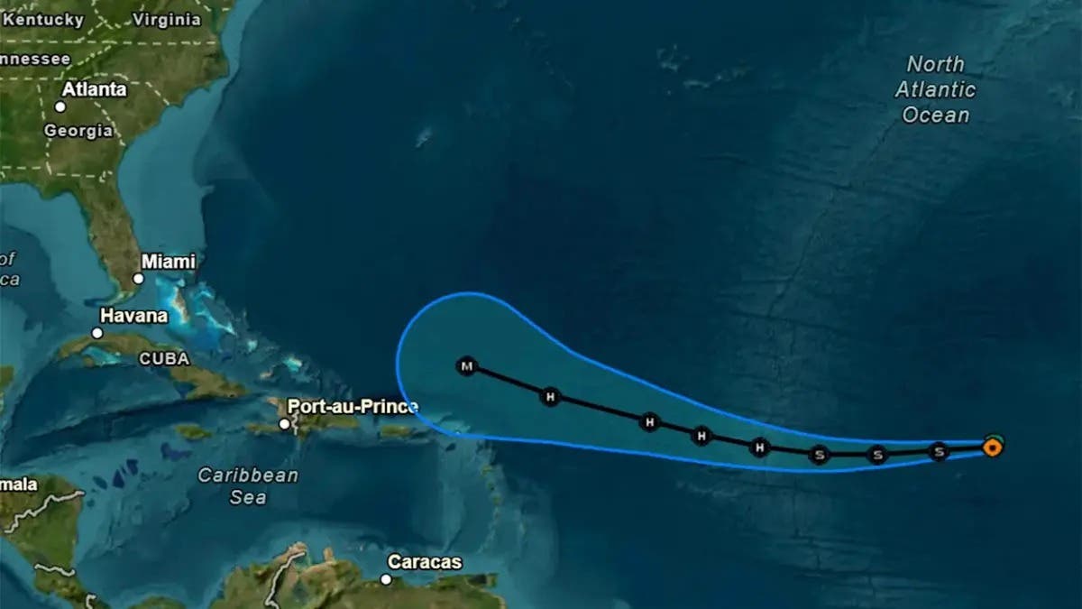 Cancelan una veintena de vuelos entre Puerto Rico y otras islas del Caribe por huracán Erin