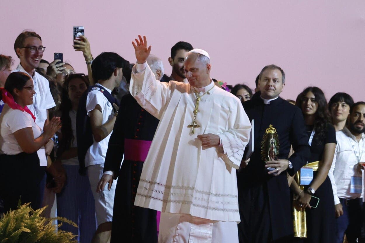 El papa León XIV inspira a los jóvenes a construir un mundo mejor