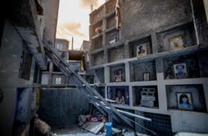 Los muertos también pagan, la guerra por enterrar seres queridos en Haití