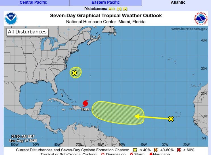 El huracán Erin pierde fuerza y baja a categoría 3 mientras lleva fuertes lluvias al Caribe