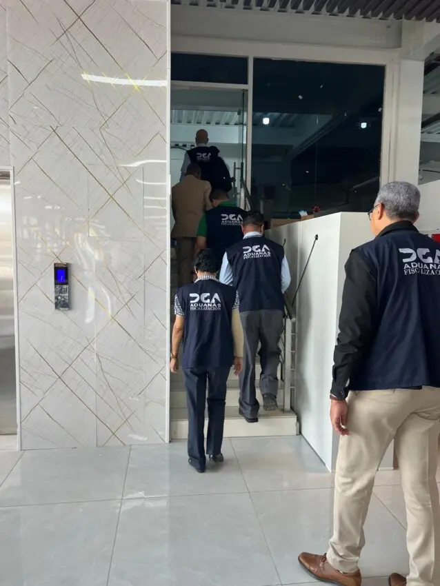 Control fiscal: Aduanas inspecciona tiendas asiáticas en SDE y La Romana