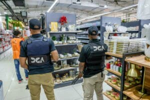 Control fiscal: Aduanas inspecciona tiendas asiáticas en SDE y La Romana