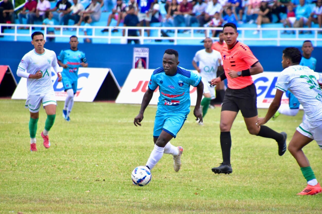 Salcedo vence a Jarabacoa y se afianza en el liderato de la LDF