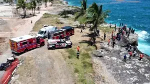 Investigan muerte de hombre que cayó con su vehículo al mar en la 30 de Mayo