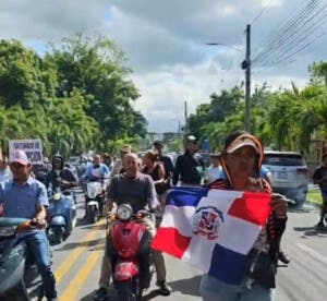Multitudinaria marcha en Bonao exige fin de los apagones