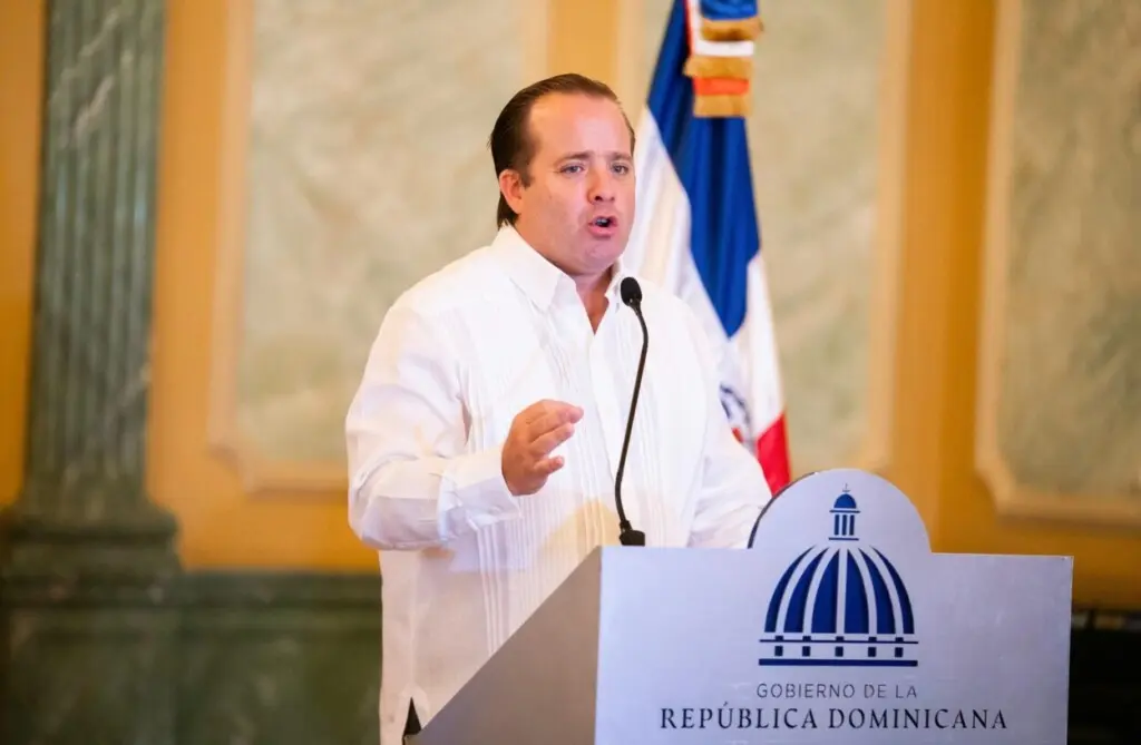 Indexación de salarios: PRM y FP chocan sobre su viabilidad en RD