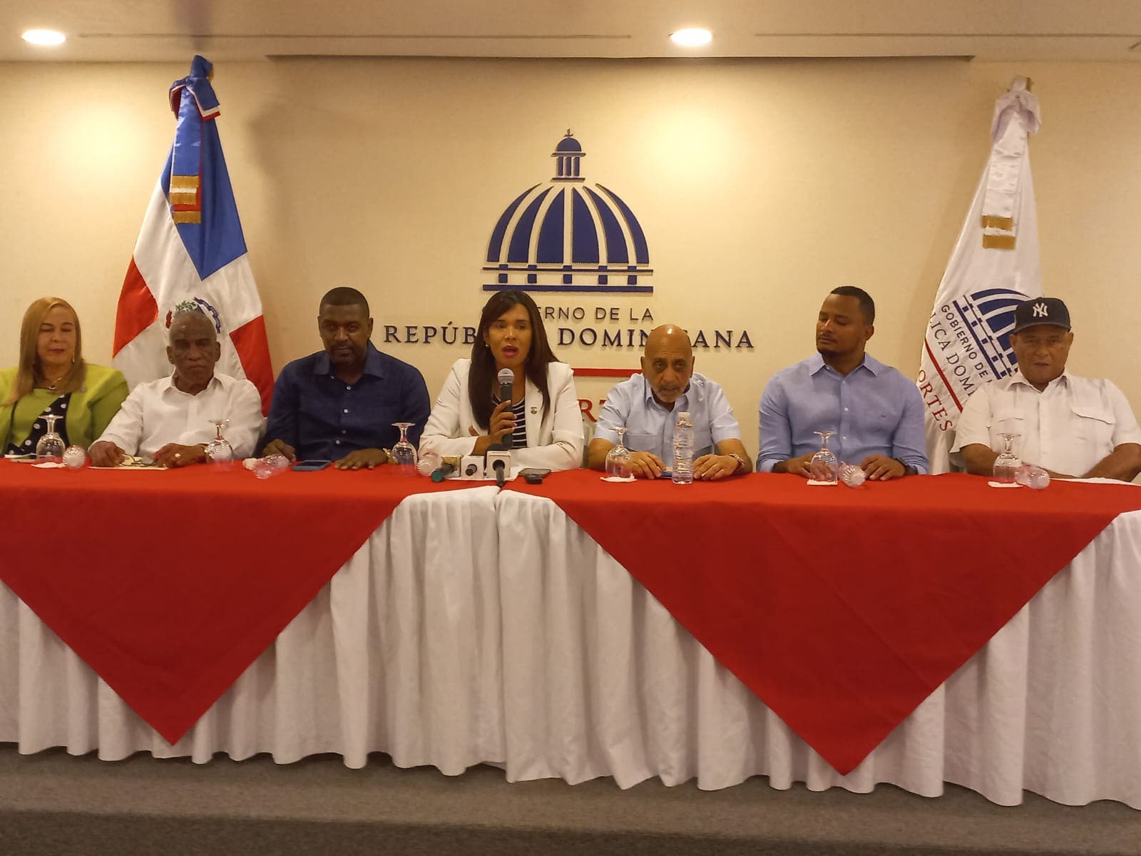 Baloncesto superior femenino de Santo Domingo inicia el domingo con cuatro equipos