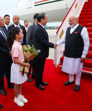 Narendra Modi, llegó este sábado a la ciudad china de Tianjin, que acogerá a partir de mañana la 25ª cumbre de la Organización de Cooperación de Shanghái 