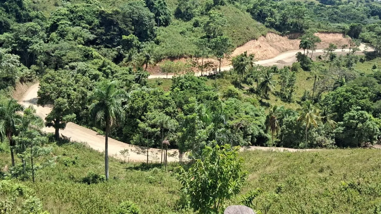 Avanzan los trabajos de la carretera ecoturística alrededor de la presa de Hatillo