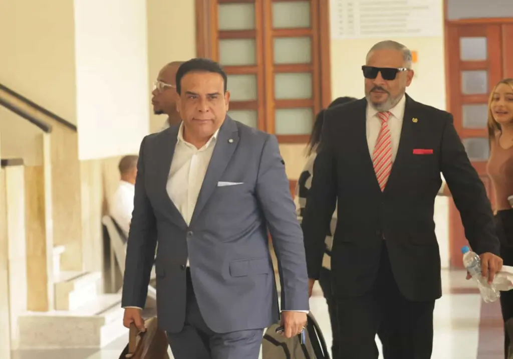 El Segundo Tribunal Colegiado del Distrito Nacional tiene previsto emitir esta noche la decisión del juicio de fondo contra Juan Alexis Medina.