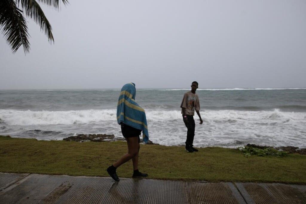 Efectos de huracán Erin en costas dominicanas fueron mínimos
